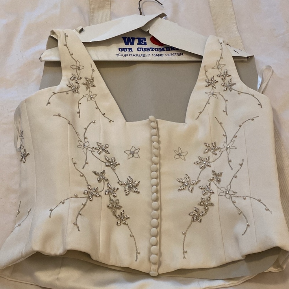 Anjolique Beaded Off-White Wedding Outfit Top - Picture 3 of 9